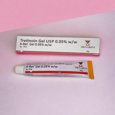 Flacon de Tretinoin et peau lisse